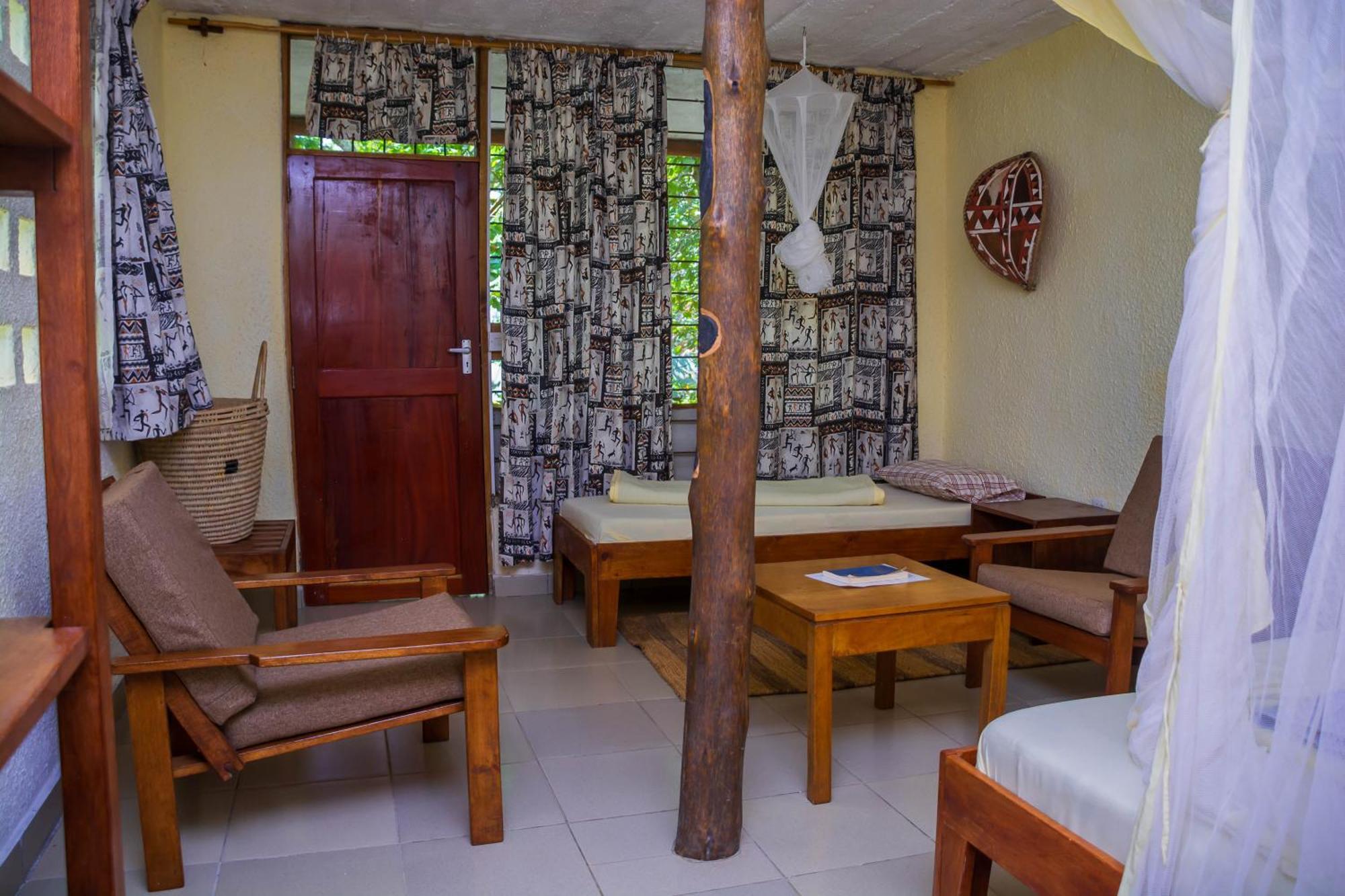 Meru Mbega Lodge Usa River Exterior photo