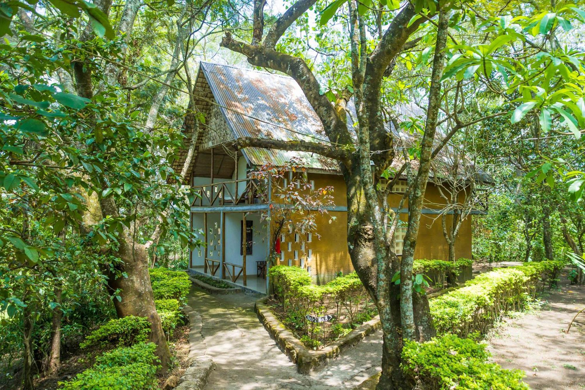 Meru Mbega Lodge Usa River Exterior photo