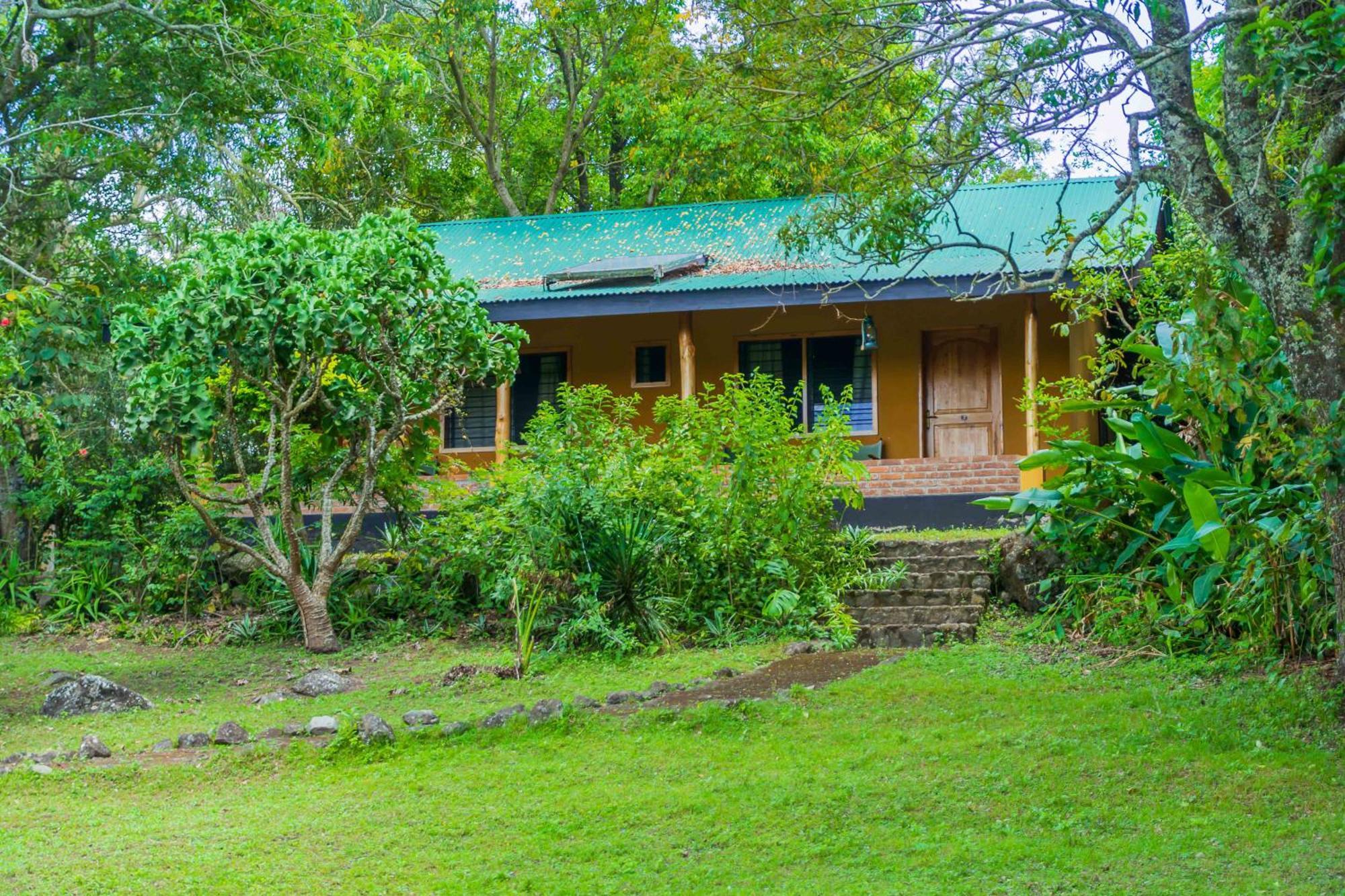 Meru Mbega Lodge Usa River Exterior photo